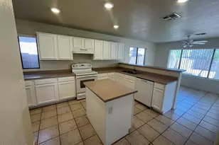 4725 E Goldfinch Gate Ln, Phoenix, AZ 85044 - Photo 6