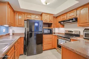 17404 N 99th Ave, Sun City, AZ 85373 - Photo 10