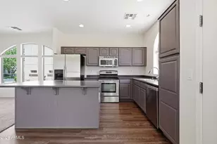 1835 E Dunbar Dr, Phoenix, AZ 85042 - Photo 2