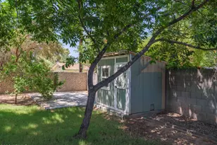 121 W Orchid Ln, Phoenix, AZ 85021 - Photo 34