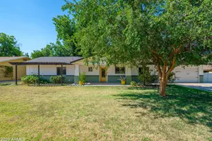 121 W Orchid Ln, Phoenix, AZ 85021 - Photo 2