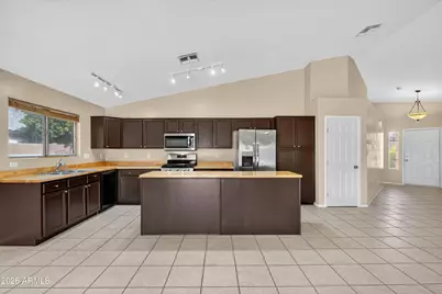 8756 W Lone Cactus Drive, Peoria, AZ 85382 - Photo 2