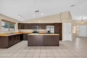 8756 W Lone Cactus Dr, Peoria, AZ 85382 - Photo 2