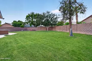 8756 W Lone Cactus Dr, Peoria, AZ 85382 - Photo 24