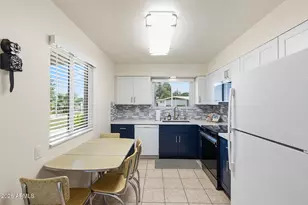 10207 W Snead Circle S, Sun City, AZ 85351 - Photo 4
