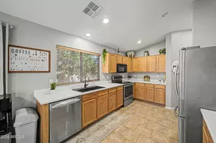 2265 W Sunshine Butte Dr, San Tan Valley, AZ 85144 - Photo 10