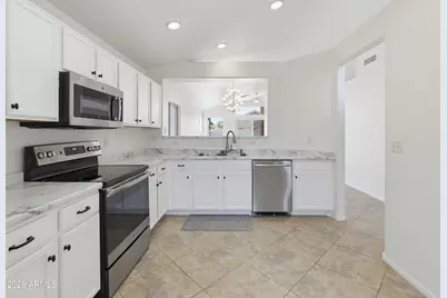 10511 W Reade Avenue, Glendale, AZ 85307 - Photo 2