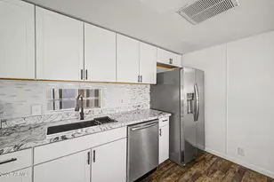 7300 N 51st Ave, Glendale, AZ 85301 - Photo 8
