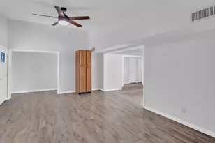 10530 W Calle del Sol, Phoenix, AZ 85037 - Photo 8