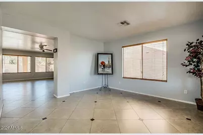 3116 W Pleasant Lane, Phoenix, AZ 85041 - Photo 6