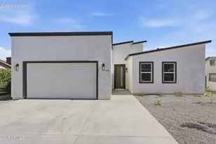 812 E Desert Dr S, Phoenix, AZ 85042 - Photo 1