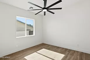 812 E Desert Dr S, Phoenix, AZ 85042 - Photo 28