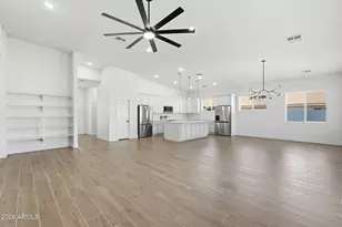 812 E Desert Dr S, Phoenix, AZ 85042 - Photo 18