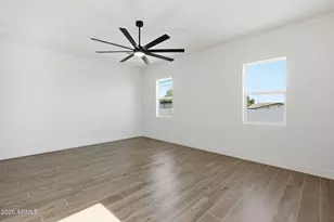812 E Desert Dr S, Phoenix, AZ 85042 - Photo 20
