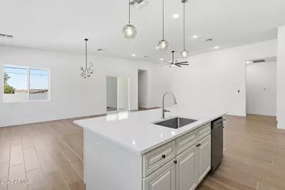 812 E Desert Drive S #96, Phoenix, AZ 85042 - Photo 32