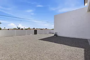 812 E Desert Dr S, Phoenix, AZ 85042 - Photo 42
