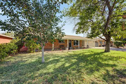 3915 W Berridge Lane, Phoenix, AZ 85019 - Photo 2