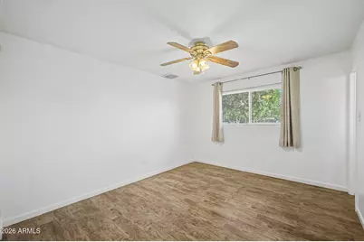 3915 W Berridge Lane, Phoenix, AZ 85019 - Photo 12