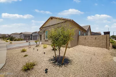 18904 W Laurel Lane, Surprise, AZ 85388 - Photo 4
