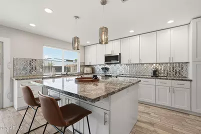 2745 W Libby Street, Phoenix, AZ 85053 - Photo 2