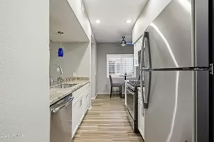7401 W Arrowhead Clubhouse Dr, Glendale, AZ 85308 - Photo 8