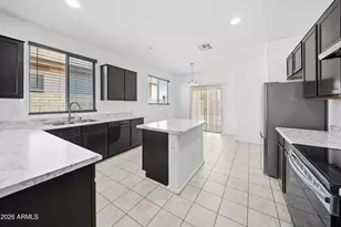 2437 S 73rd Dr, Phoenix, AZ 85043 - Photo 4