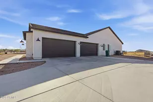 922 W Joyous Ln, San Tan Valley, AZ 85143 - Photo 4