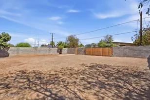 2230 W Cambridge Ave, Phoenix, AZ 85009 - Photo 26