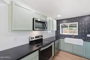 2230 W Cambridge Ave, Phoenix, AZ 85009 - Photo 12