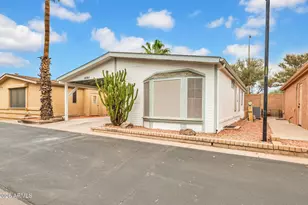 6081 S Oakmont Dr, Chandler, AZ 85249 - Photo 2