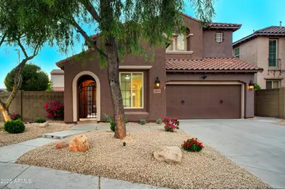21614 N 39th Place, Phoenix, AZ 85050 - Photo 1