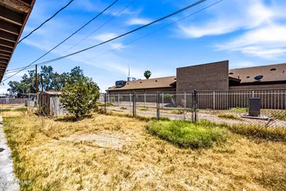 3905 W Almeria Road #2, Phoenix, AZ 85009 - Photo 16