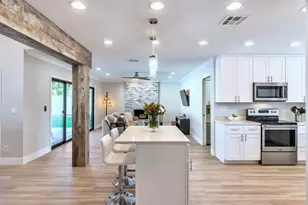 8108 E Morgan Trail, Scottsdale, AZ 85258 - Photo 10