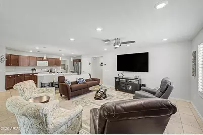 17410 W Molly Lane, Surprise, AZ 85387 - Photo 2