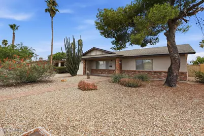 2302 E Waltann Lane, Phoenix, AZ 85022 - Photo 2