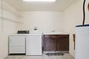 2302 E Waltann Ln, Phoenix, AZ 85022 - Photo 22