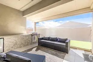 2827 E Robin Ln, Phoenix, AZ 85050 - Photo 36