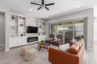 2827 E Robin Lane, Phoenix, AZ 85050 - Photo 12