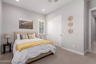 2827 E Robin Ln, Phoenix, AZ 85050 - Photo 28