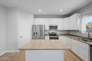 1018 E Odeum Ln, Phoenix, AZ 85040 - Photo 12