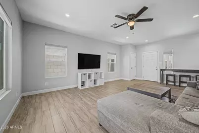 1018 E Odeum Lane, Phoenix, AZ 85040 - Photo 8