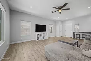1018 E Odeum Ln, Phoenix, AZ 85040 - Photo 8