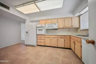10727 W Saratoga Circle N, Sun City, AZ 85351 - Photo 10
