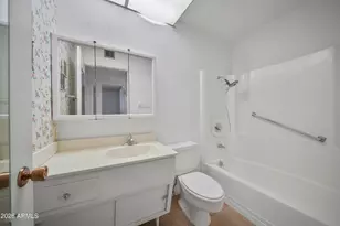 10727 W Saratoga Circle N, Sun City, AZ 85351 - Photo 16