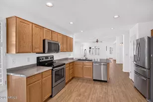 10798 W Chisholm Dr, Peoria, AZ 85373 - Photo 14