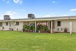 10624 W Clair Dr, Sun City, AZ 85351 - Photo 4