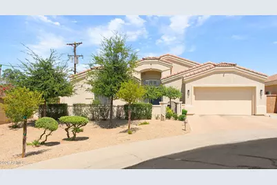 3427 N 42nd Place, Phoenix, AZ 85018 - Photo 1