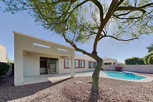 13518 W Evans Dr, Surprise, AZ 85379 - Photo 2