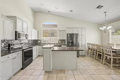 841 N Cambridge Place, Chandler, AZ 85225 - Photo 4