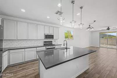 13329 W Lariat Lane, Peoria, AZ 85383 - Photo 4